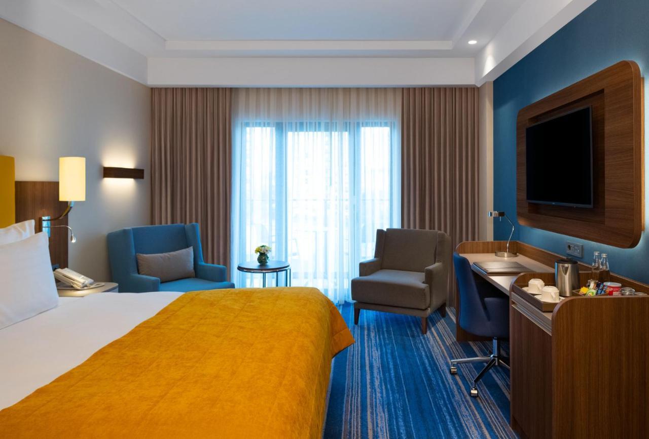 Moevenpick Hotel Istanbul Asia Airport エクステリア 写真 A room at the Holiday Inn Express in London