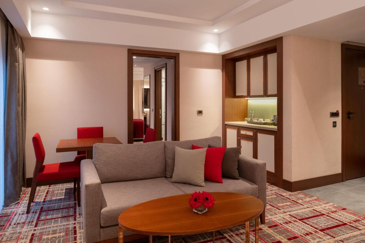 Moevenpick Hotel Istanbul Asia Airport エクステリア 写真 A suite at the hotel