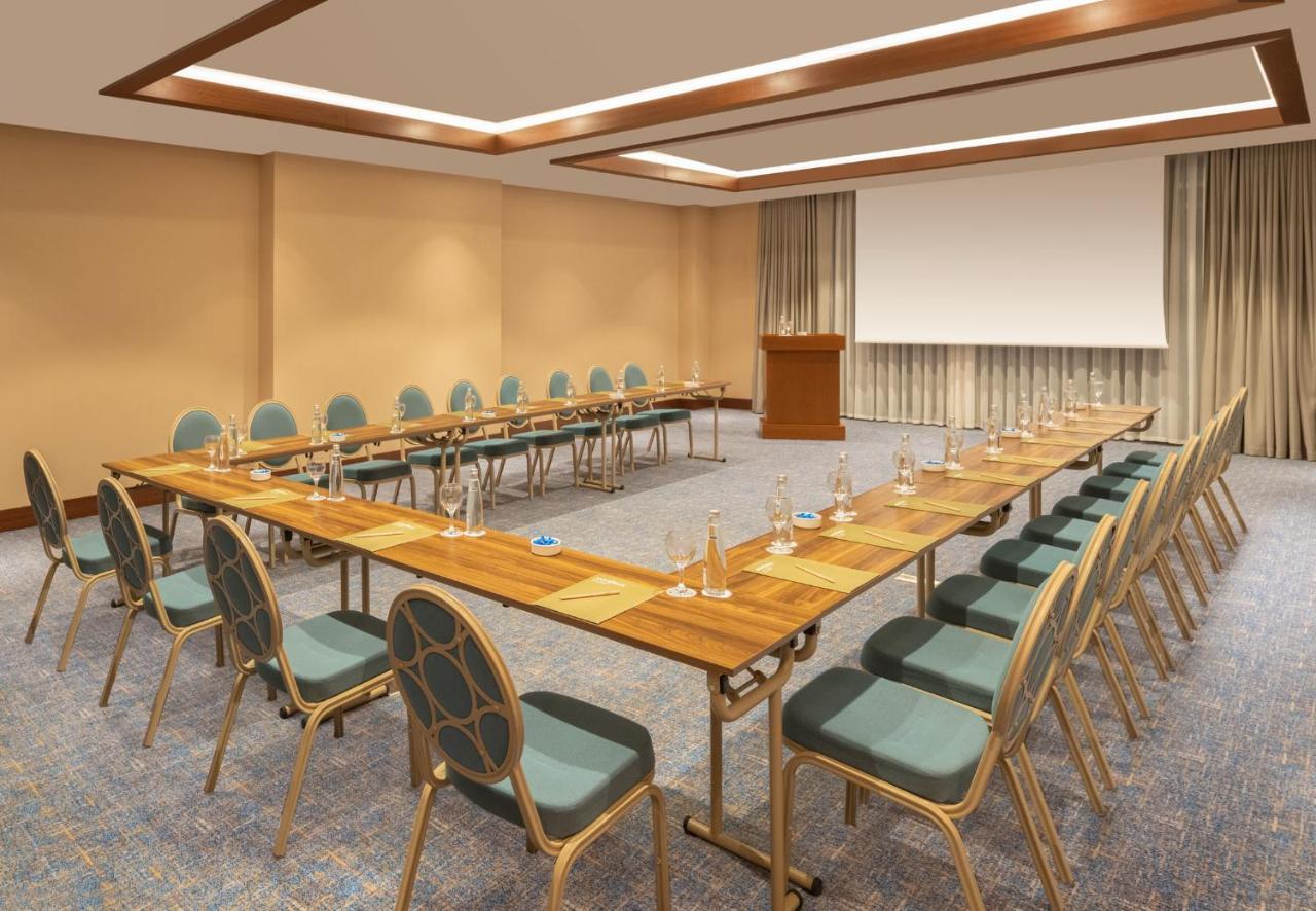 Moevenpick Hotel Istanbul Asia Airport エクステリア 写真 U-shaped table layout