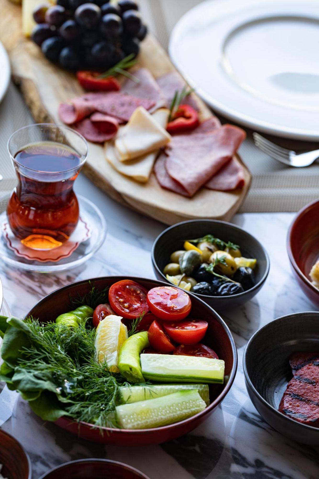 Moevenpick Hotel Istanbul Asia Airport エクステリア 写真 Turkish breakfast
